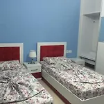 Sunset House 아파트 사밀